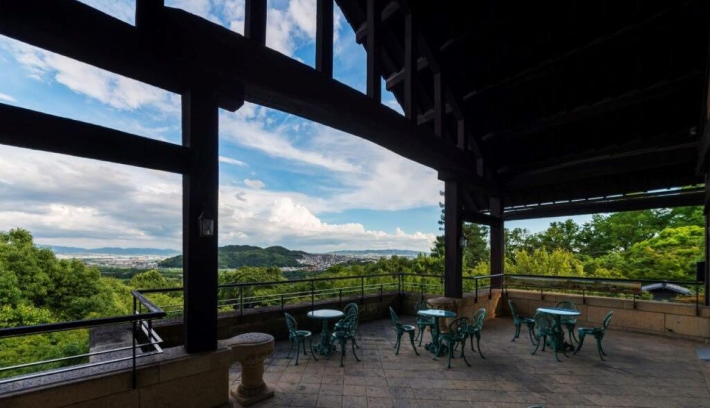 アサヒビール大山崎山荘美術館本館喫茶室テラス