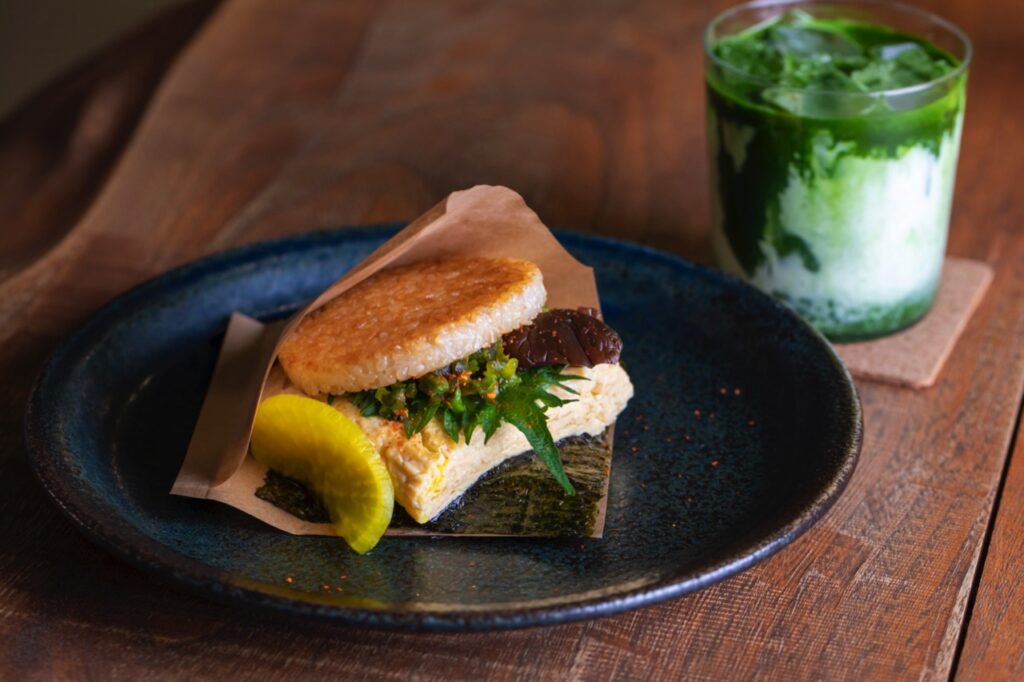 Nakagawa Hakkendo's Special Dashi Rolled Rice Burger, Matcha Latte Kiwami