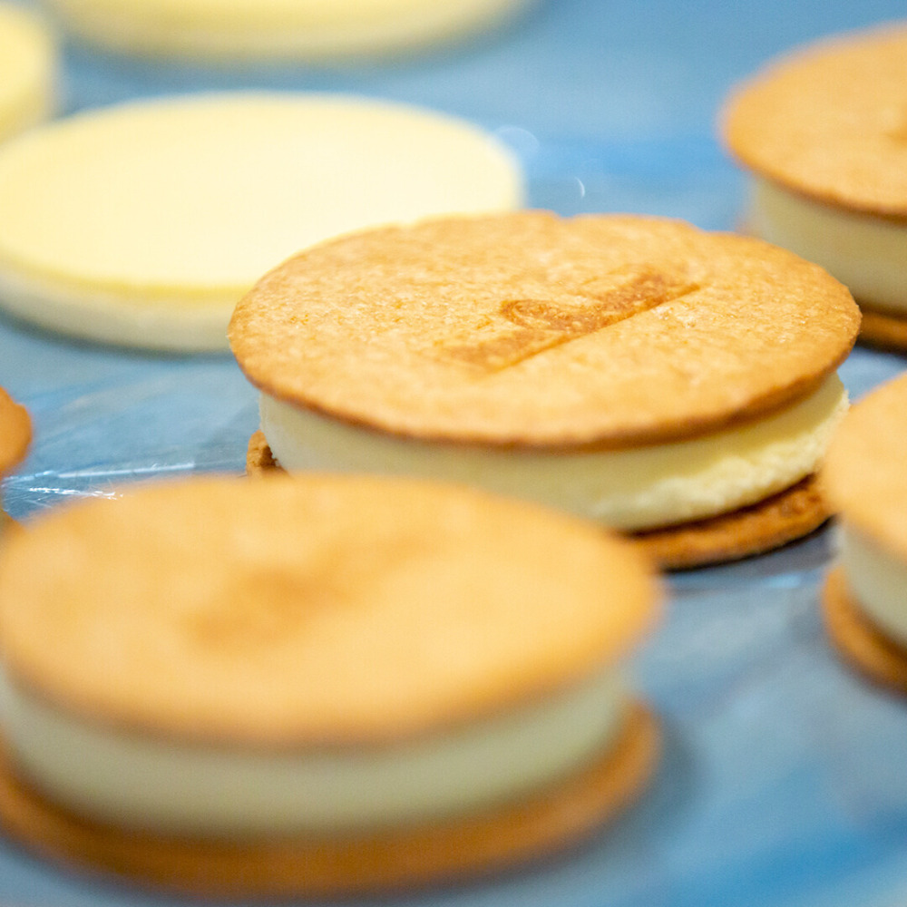 パパジョンズ　フローズンチーズケーキサンド 抹茶