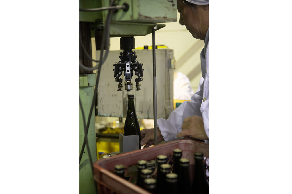 Bottling scenery of Seko Sake Brewery