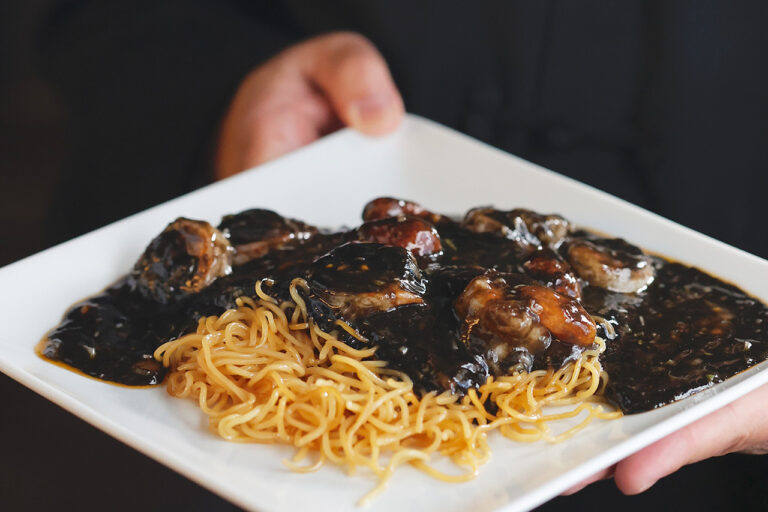 Shrimp chili fried noodles with Wei rice dumplings