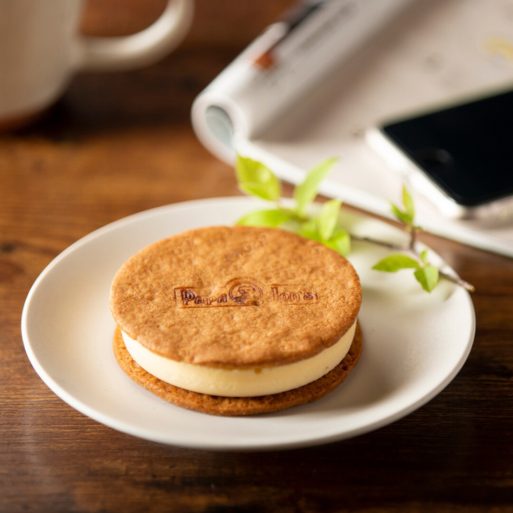 パパジョンズ　フローズンチーズケーキサンド 抹茶