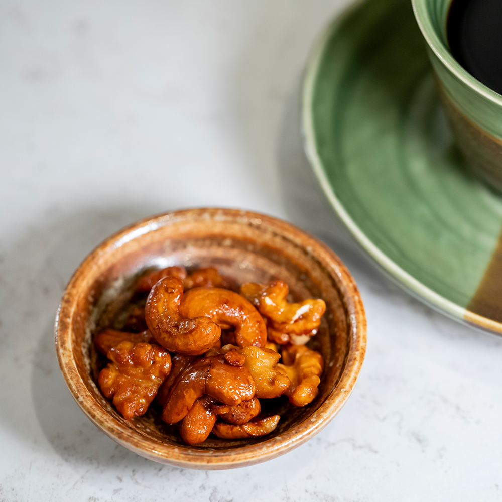 中国料理 花凛　カシューナッツとクルミの飴炊き