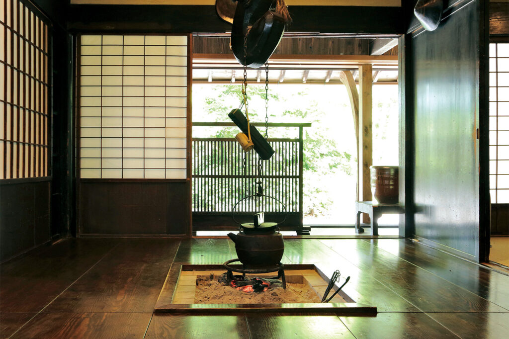 Hitomi Sanso Interior view Irori hearth