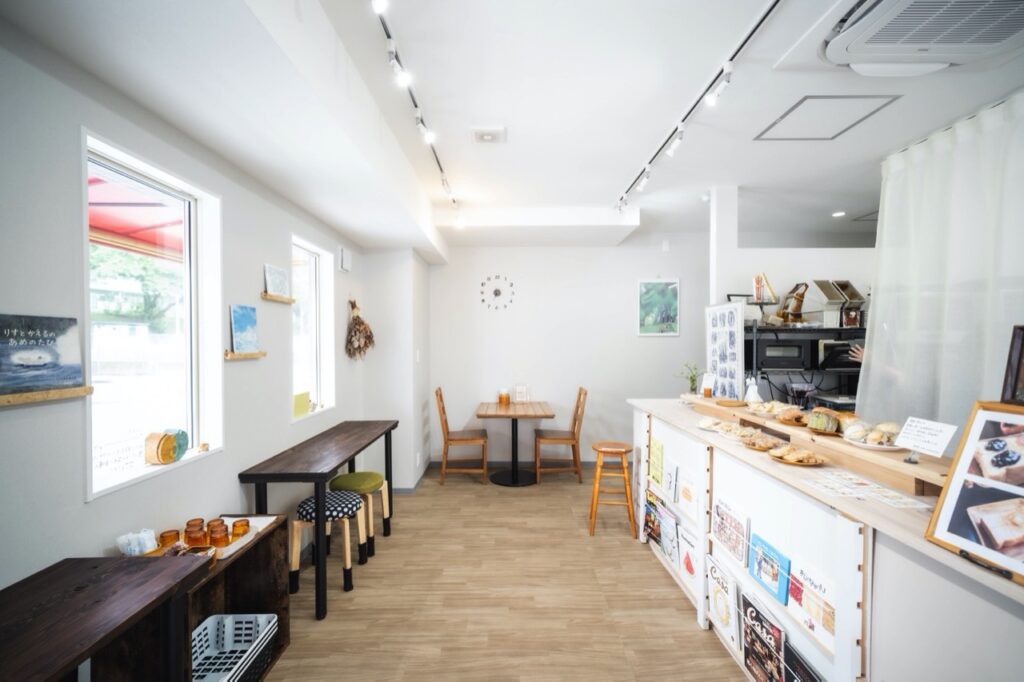 Interior view of BAKE café mado mittsu.