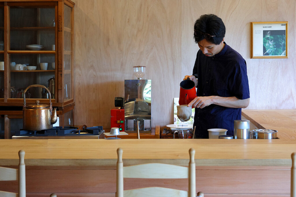 山香社の店内