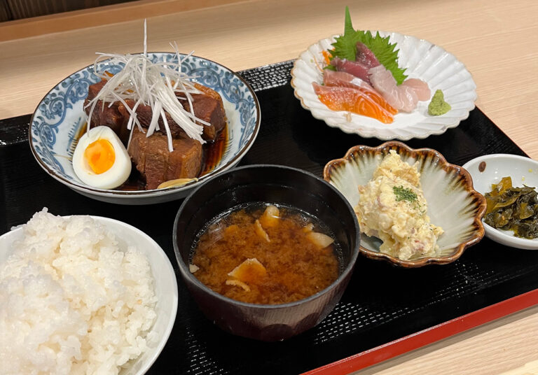 Dashi soup and sake set