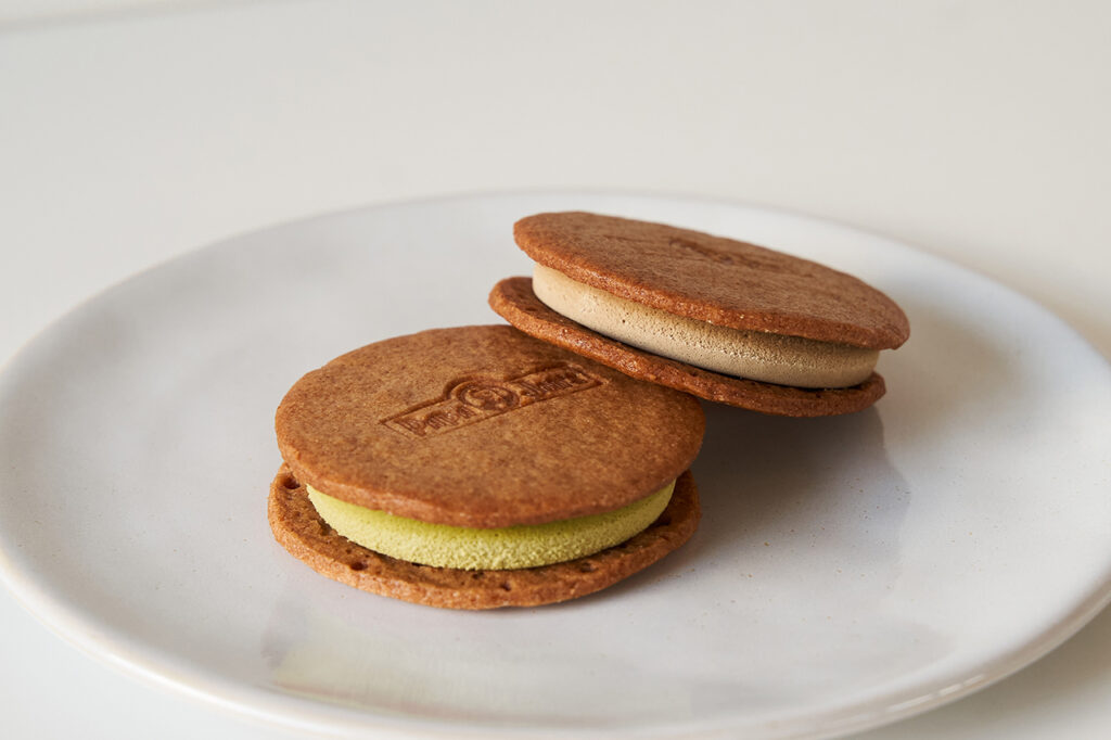 Papa John's Frozen Cheesecake Sandwich Matcha/Hojicha