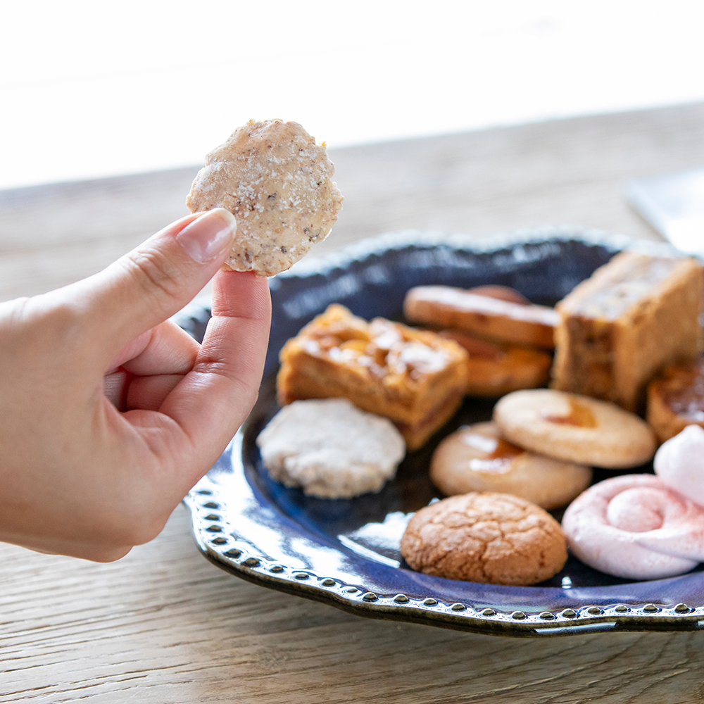 Patisserie Natur Shiromoto，各种法式饼干（L 罐装）。