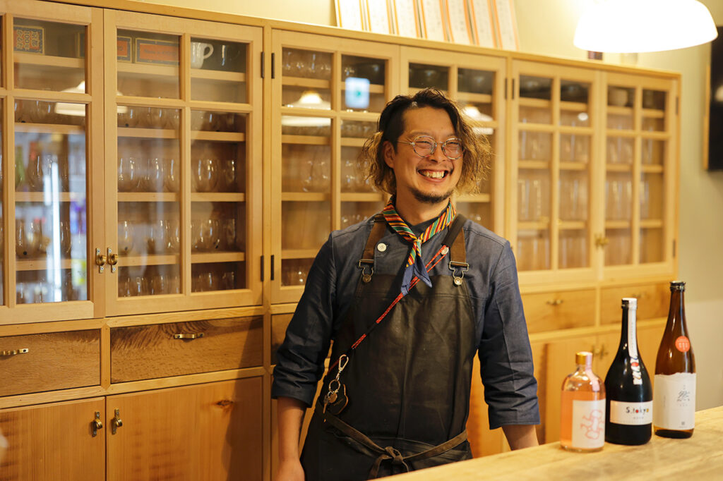 Yoshikawa-san, owner of Sugidasake Mise