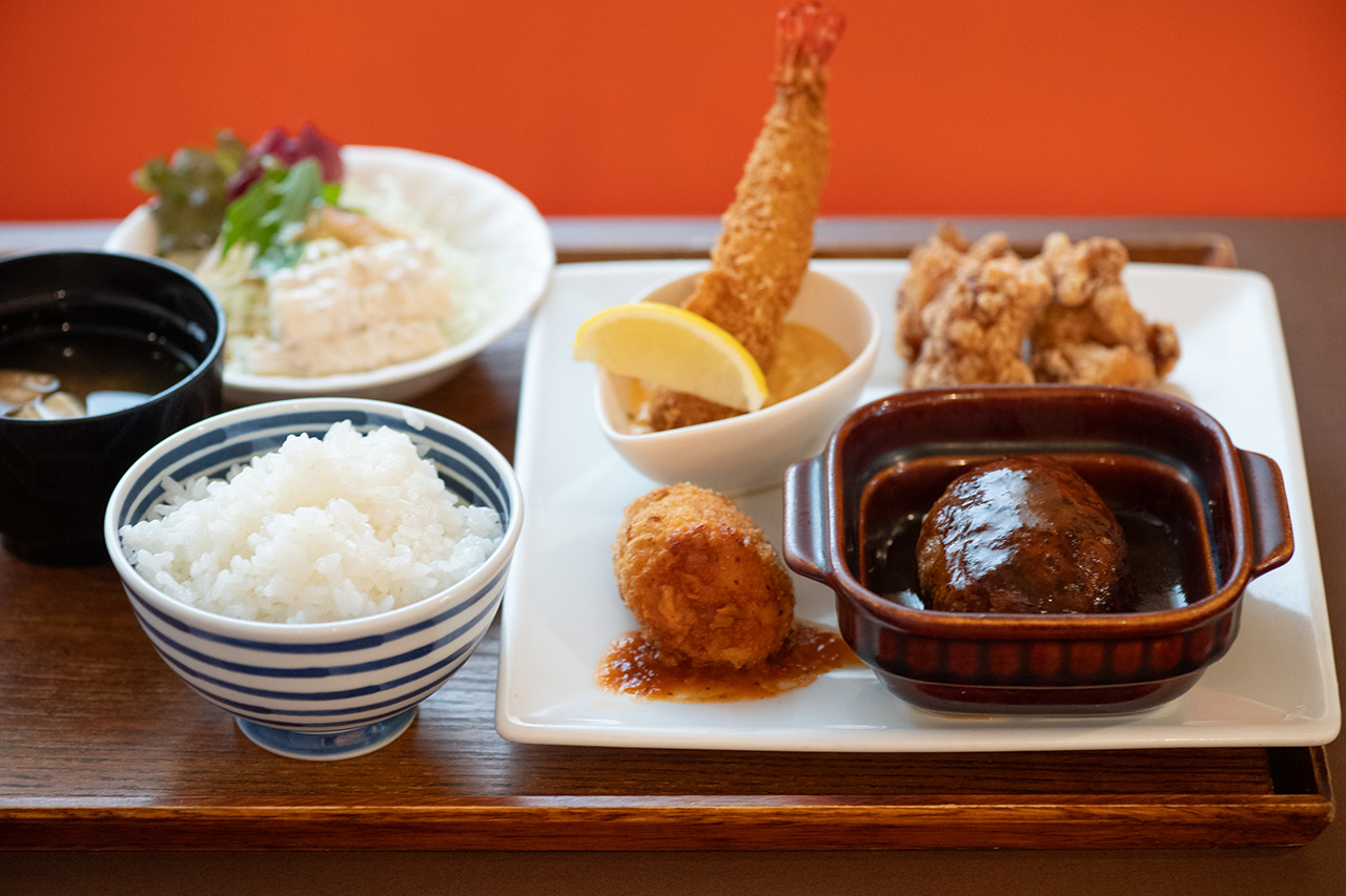 1998年創業［金閣寺 いただき］で洋食盛り合わせを堪能 | Leaf KYOTO