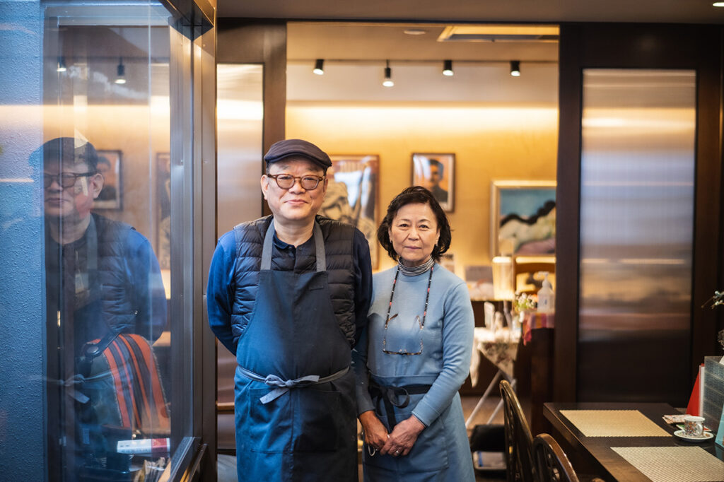 Mr. and Mrs. Hosoda of Max1921 BOOK CAFE
