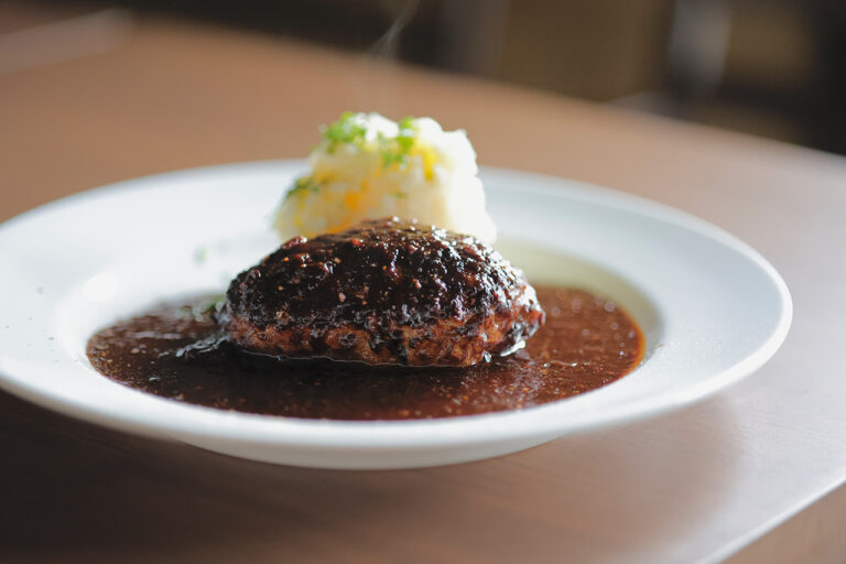 Hamburger steak at Western-style restaurant Nagago