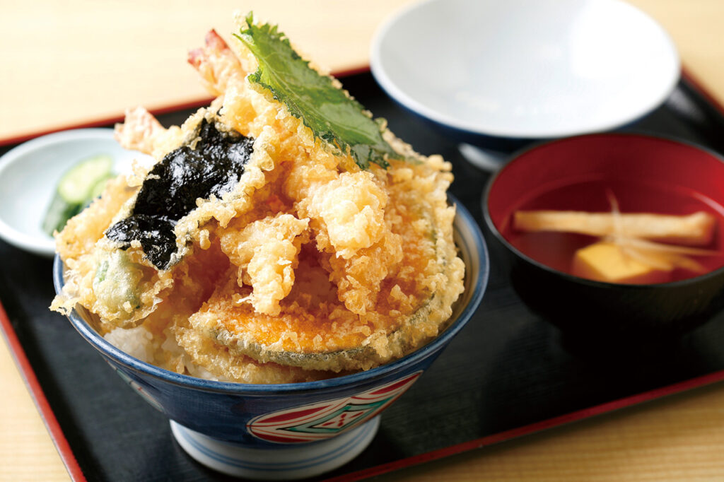 ［Seasonal Cuisine Tenpura Ten-ei] Tendon (bowl of rice topped with tempura)