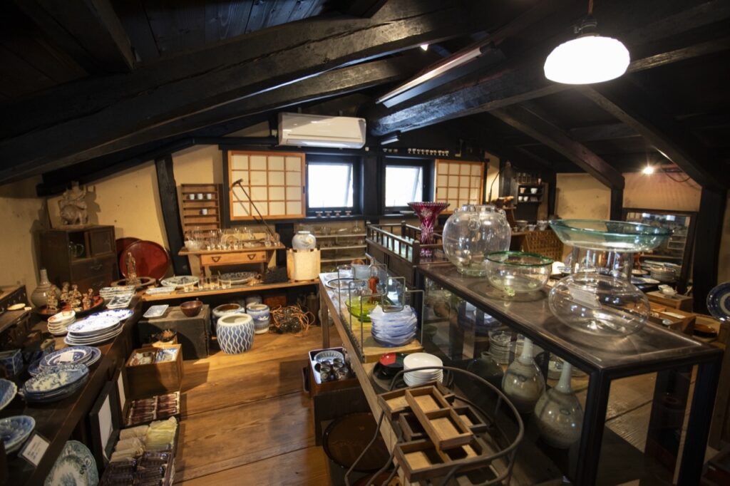 旧工具和咖啡馆 Kaizu