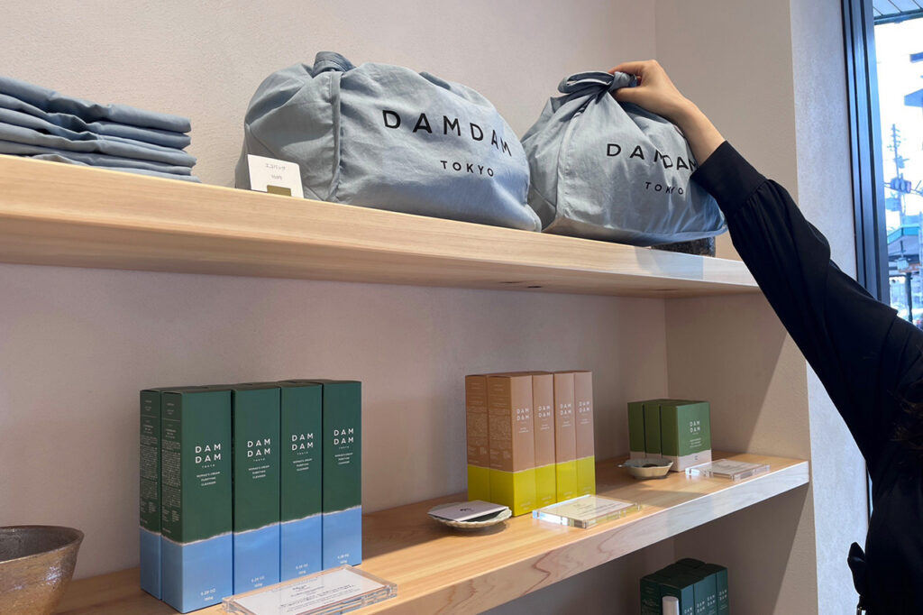 DAMDAM 首家旗舰店在京都开业。