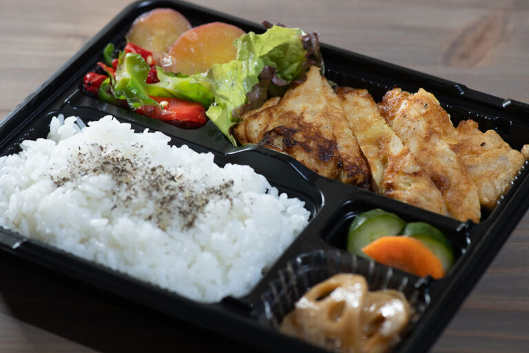 お野菜おおい目 つねのご飯 といろの家のピカタ弁当