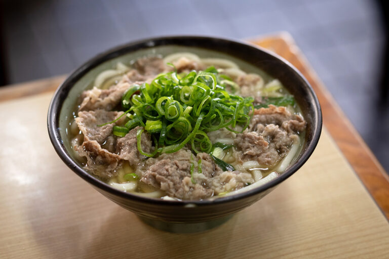 殿田食堂の肉うどん