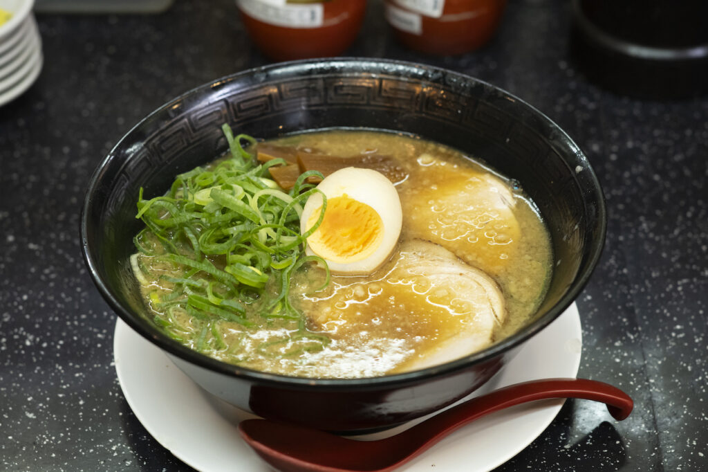 京都ラーメン研究所 しょうゆとんこつラーメン