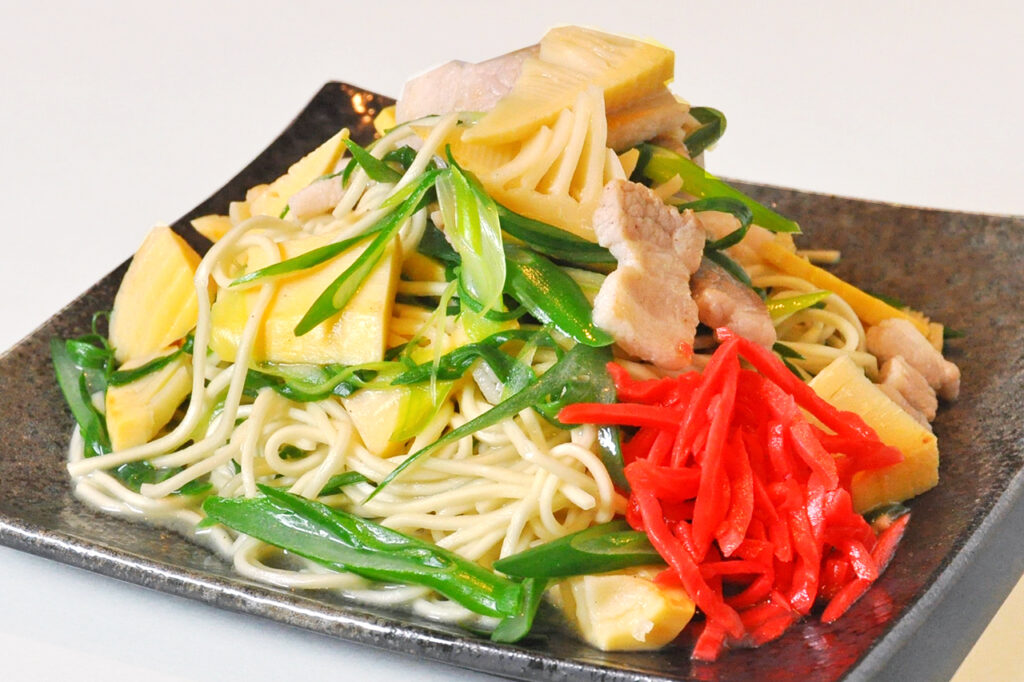 ramen noodles with chives and Welsh onions