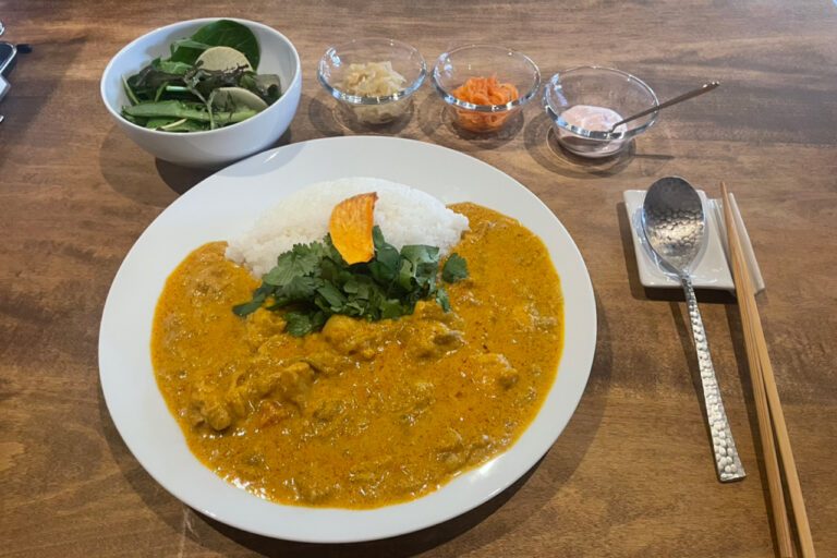 Persimmon and spice curry with persimmon chutney chicken curry (3 side dishes + salad)
