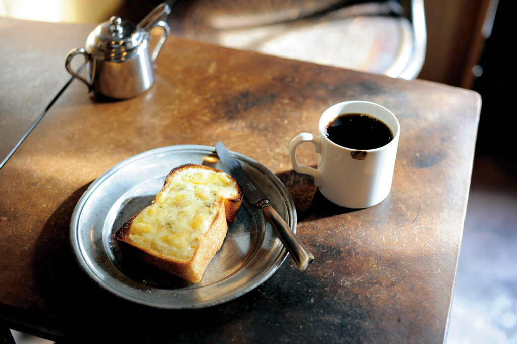 WIFE&HUSBAND blended coffee and honey cheese toast