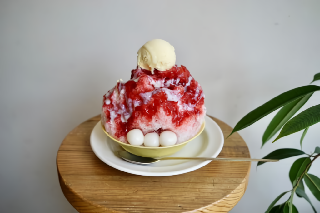 マルニカフェの苺みるく白玉