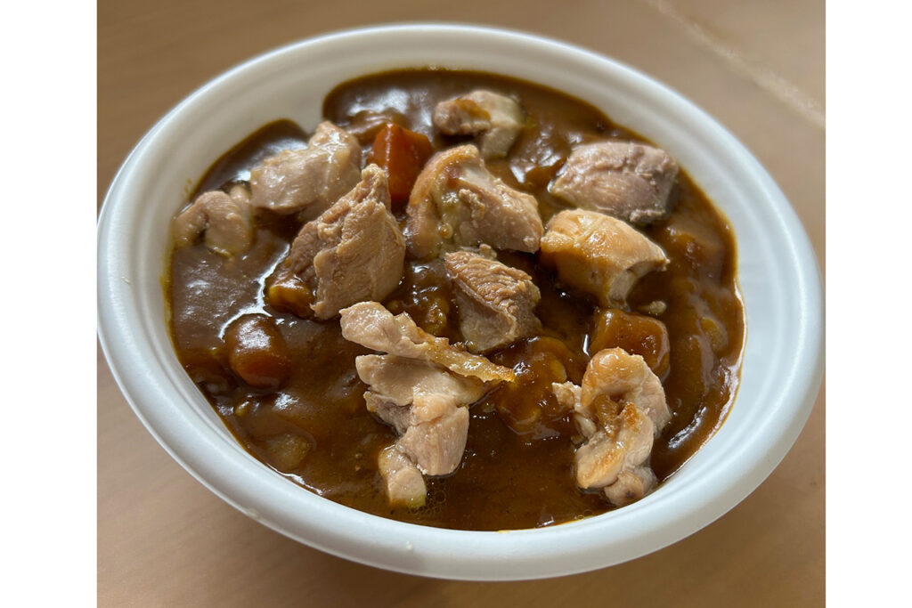 丸福　テイクアウトのチキンカレー