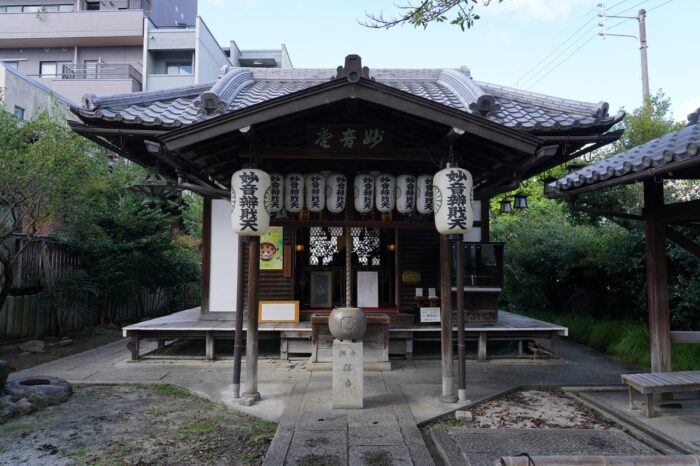 出町妙音堂　拝殿