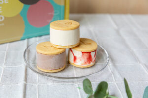 ［ソラアオ］のアイスチーズケーキサンド