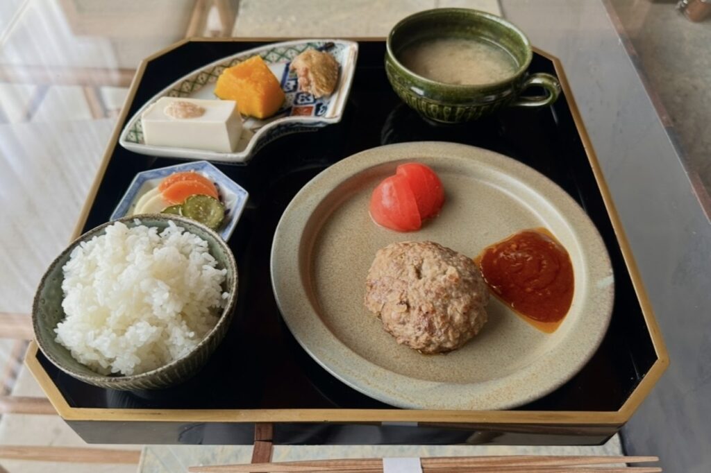 fa　ハンバーグランチ