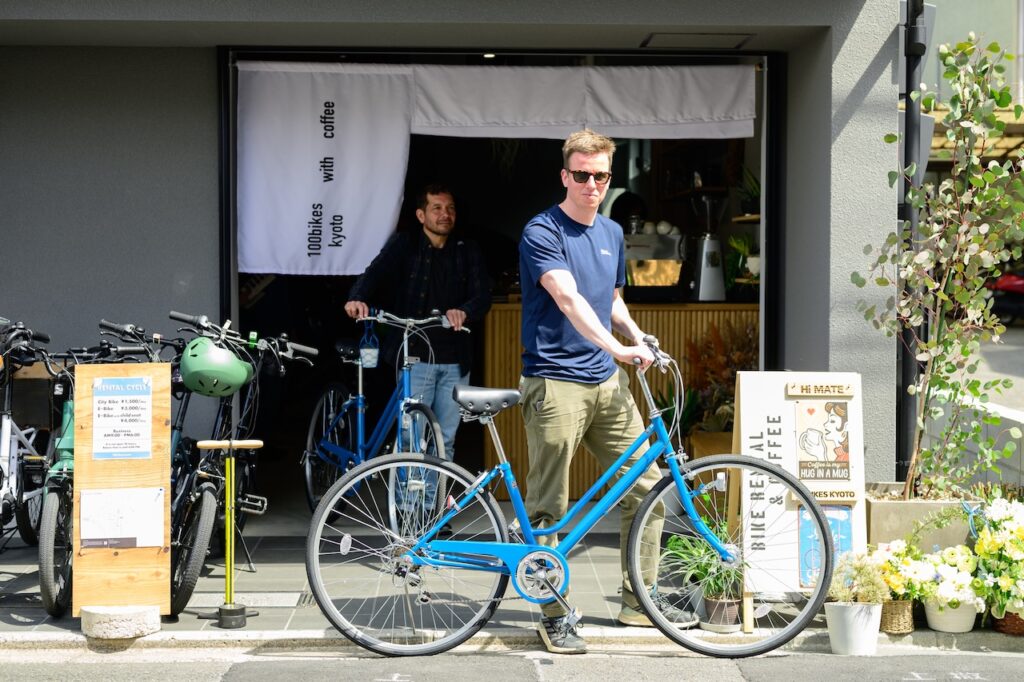 ［100bikeskyoto with coffee］　外観&外国人