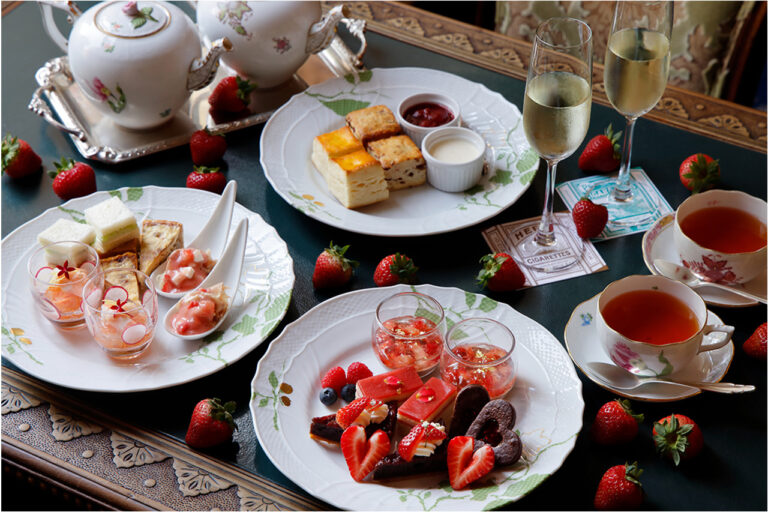 長楽館　ストロベリーショコラアフタヌーンティー