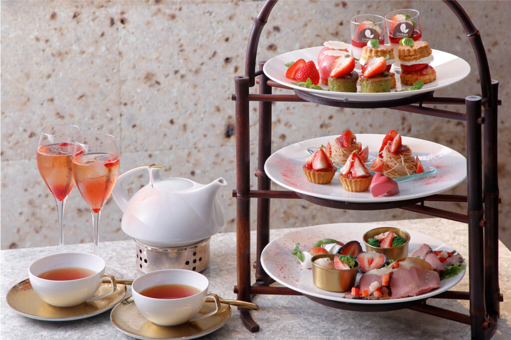 ダーワ・悠洛 京都 国産いちごのアフタヌーンティー