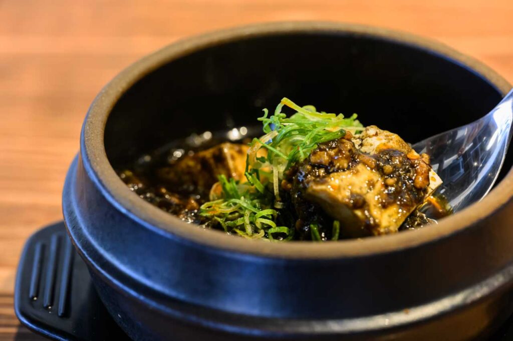 酒場らいと 黒麻婆豆腐