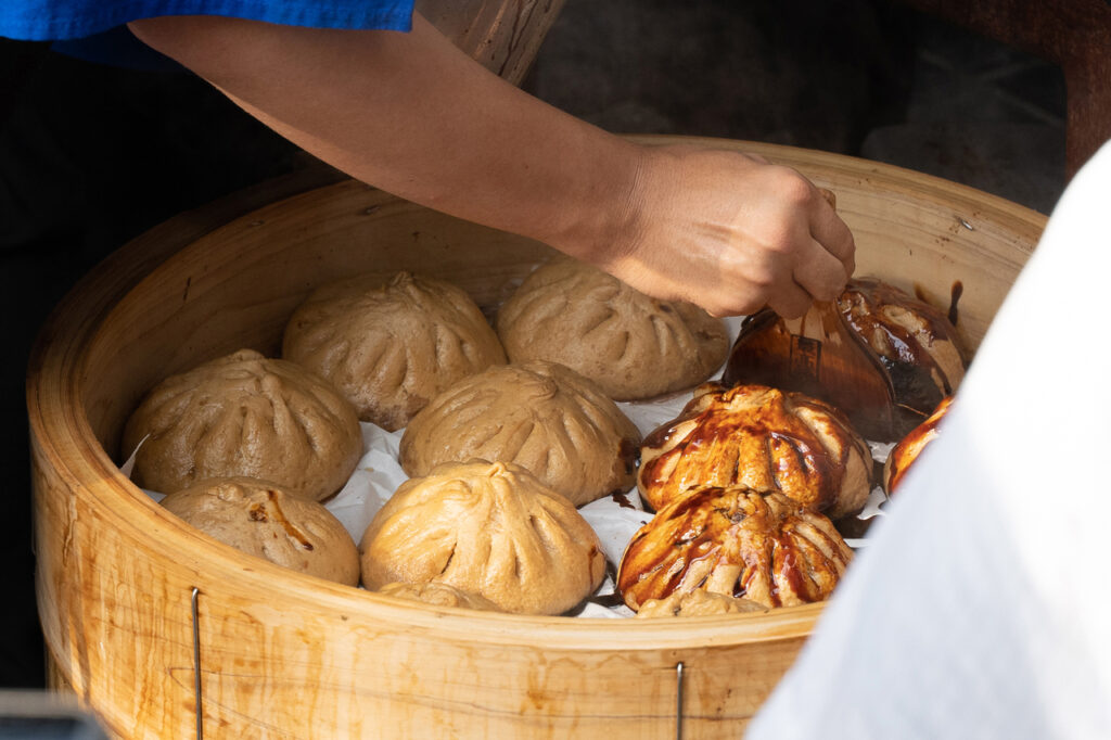 Zenshikan chubby soaked pork bun