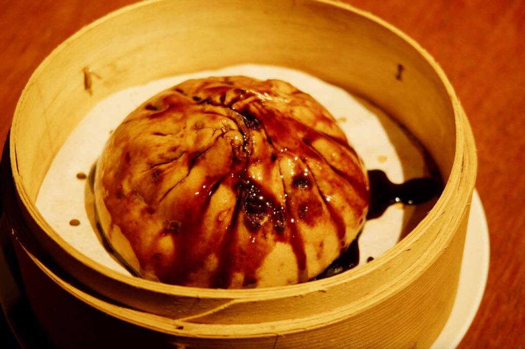 Zenshikan chubby soaked pork bun