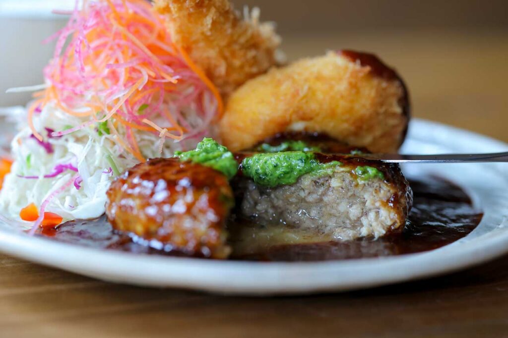 河村食堂 ハンバーグ