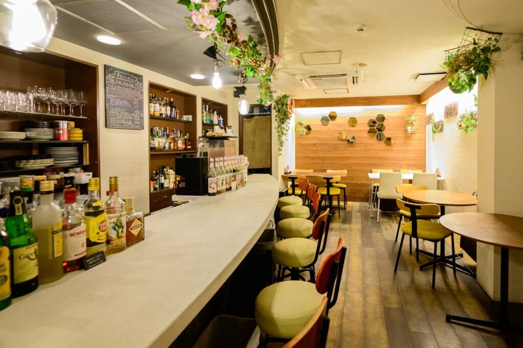 Bistro×Bar HAKONIWA 内観