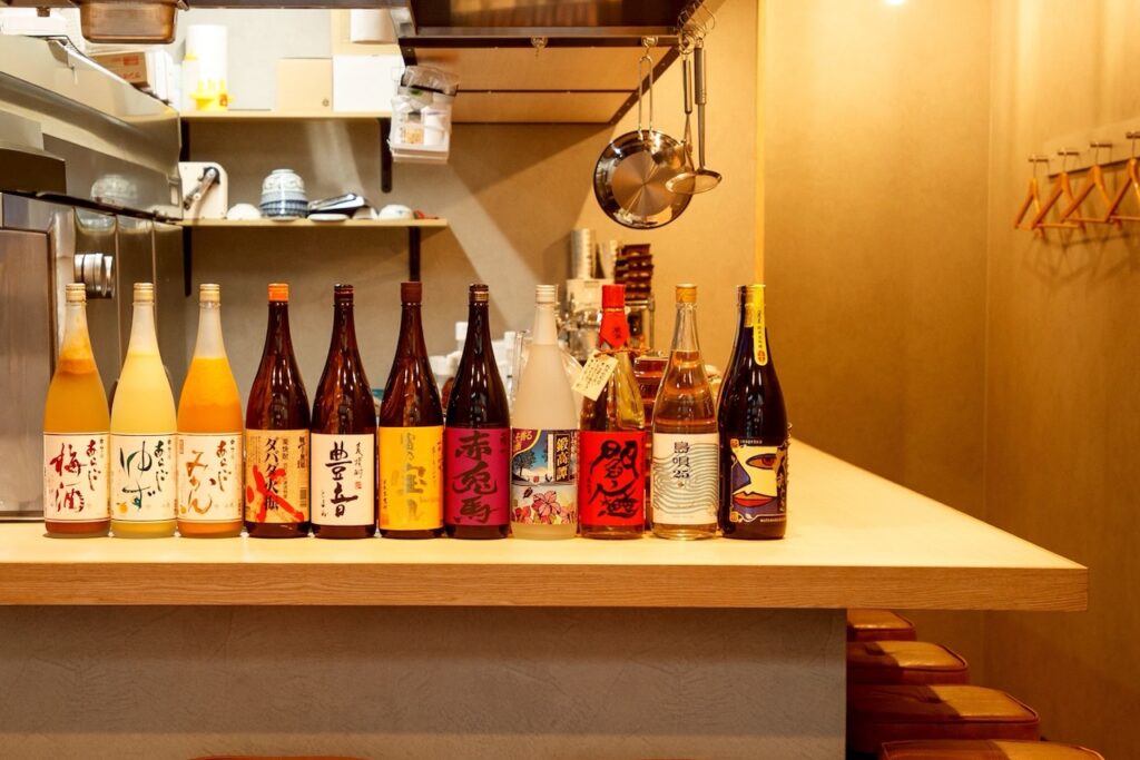 魚（とと）ト天クシ酒場 スタンドドスエ　内観