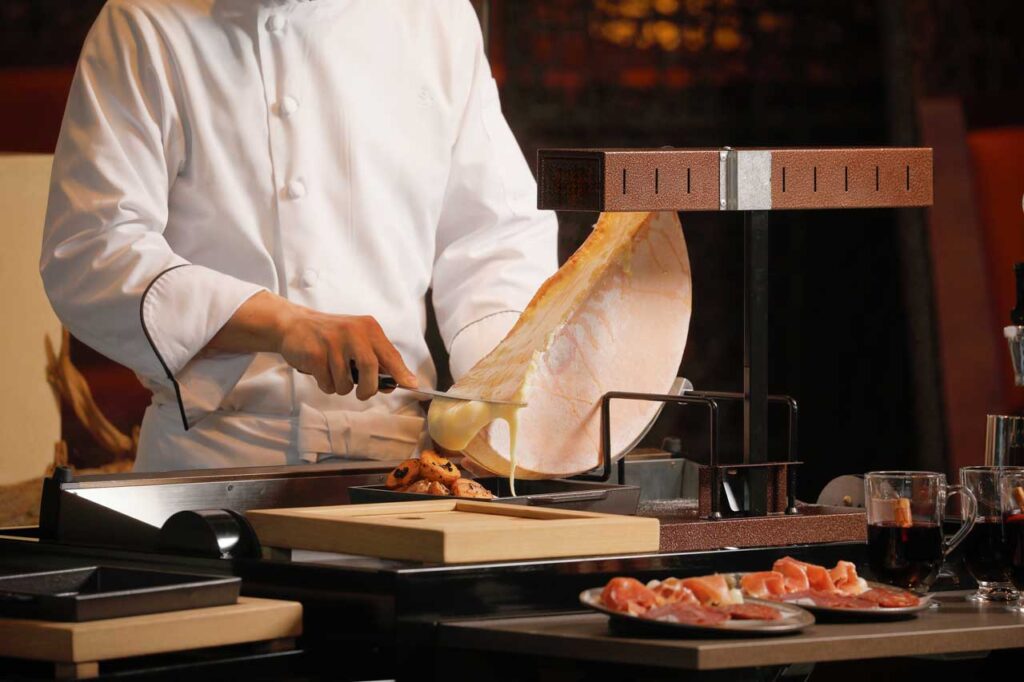 フォーシーズンズ京都 エンバ・キョウト・グリル ラクレット・フィースト