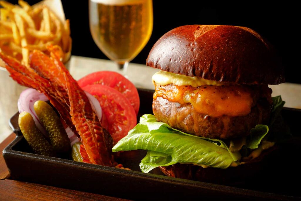 フォーシーズンズホテル京都 エンバ・キョウト・グリル ハンバーガー