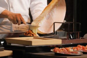 フォーシーズンズ京都 エンバ・キョウト・グリル ラクレット・フィースト