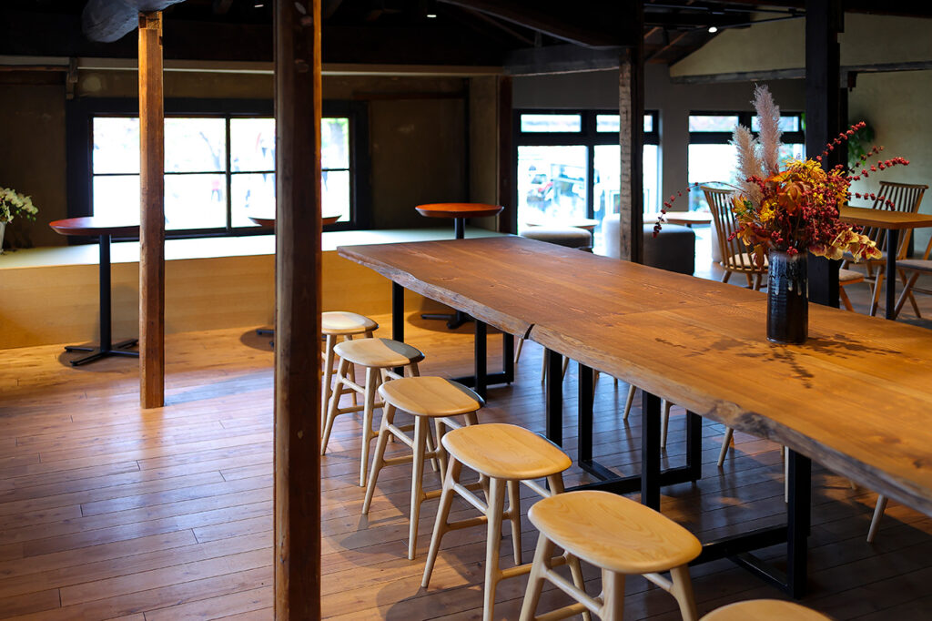 Vermillion - station 2Fの内観