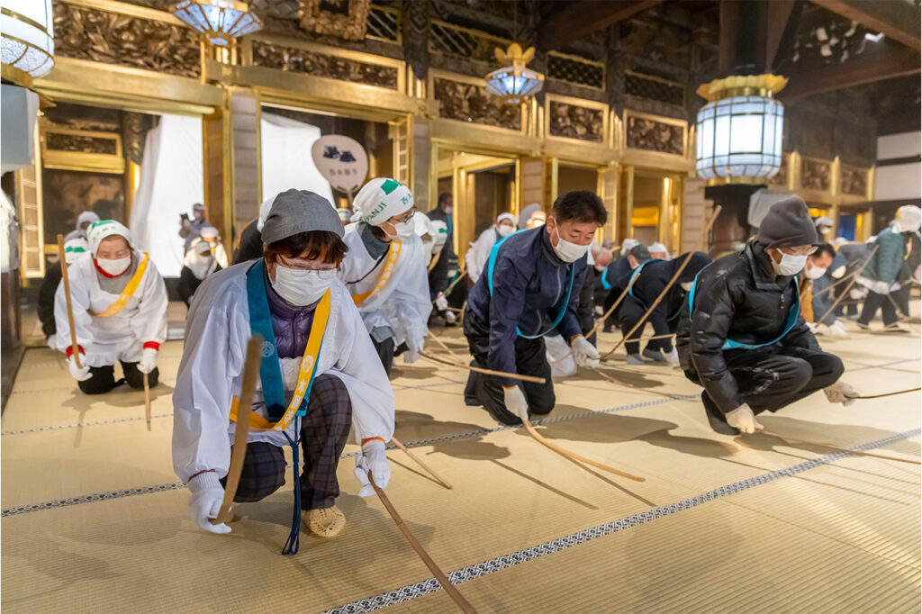 西本願寺　本願寺御煤払（おすすはらい）