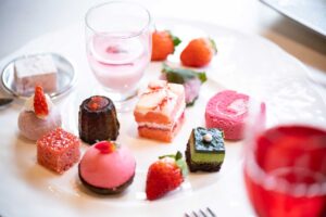 都ホテル 京都八条 いちごとさくらスイーツブッフェ