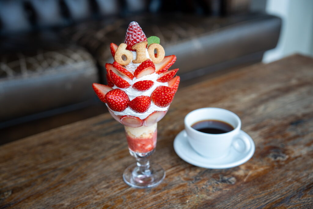 ムトベース　いちごパフェ