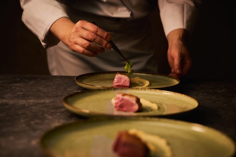 京都センチュリーホテル　ラジョウ　肉料理