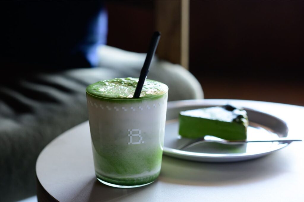 B-kyoto 抹茶バナナジュース 抹茶バスクチーズケーキ