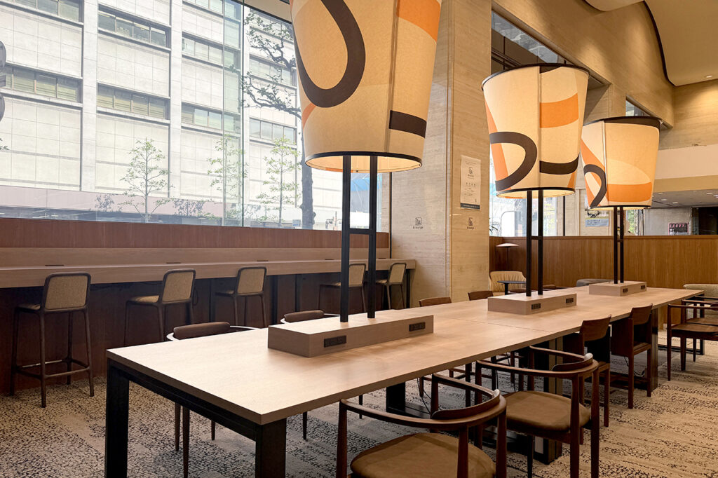 大垣書店 烏丸三条店「&lounge（アンドラウンジ）」03